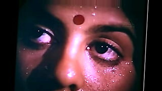 印度演员在镜头前狂野,感性的舞蹈