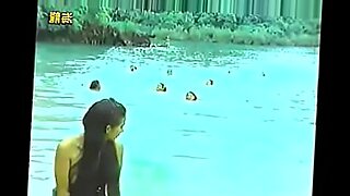 Angilie Kang prowadzi zakazany film porno w języku tagalog z wyraźnymi scenami.