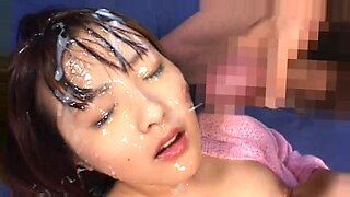Người đẹp Nhật Bản nhận tinh dịch bukkake mãnh liệt trong một cuộc ăn chơi tình dục