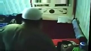 Momenti intimi di una coppia araba ripresi da una telecamera nascosta