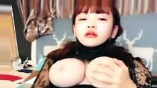 Chinese teen flaunts her intimate area and self-pleasures