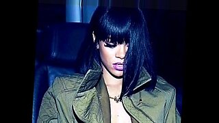 La double porno de Rihanna en 2023 devient coquine avec un étalon musclé.
