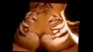 La e Tigresse fanno sesso selvaggio
