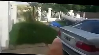 Garota adolescente é dedilhada pelo motorista