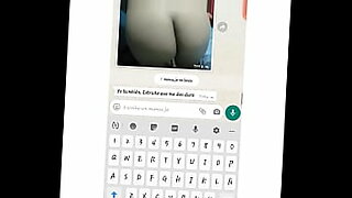Chat quente no WhatsApp leva a sexo quente no telefone