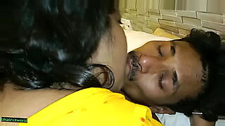 Vídeos de sexo Tamil com ~~ e amigos