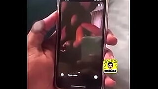 Une amatrice asiatique se fait baiser par une grosse bite dans un JAV.