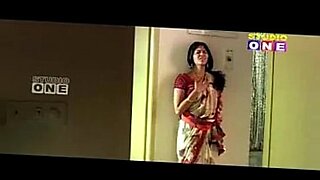 Anjali Arora quyến rũ trong một buổi MMS kéo dài 14 phút.