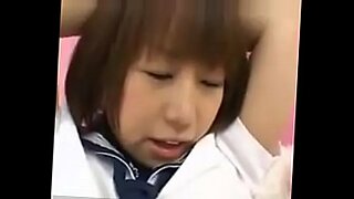 Die japanische Schönheit Nigo gibt sich einer wilden Sex-Session hin.
