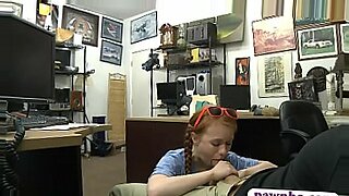 Si gemuk Kanu terangsang di webcam dengan handjob