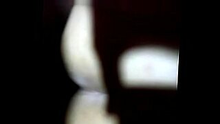 Une fille péruvienne sexy devient sauvage et sale dans une vidéo chaude.