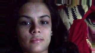 Một bộ sưu tập các buổi webcam đơn độc của một cô gái đại học ngực bự bị rò rỉ.