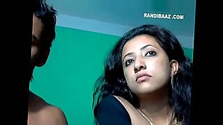 스리랑카 커플이 야생적인 섹스로 생일을 축하합니다