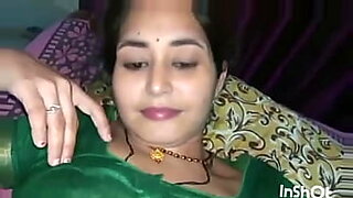 Indian bhabhi gets hot and horny with boyfriend