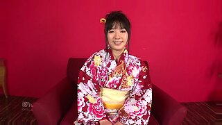 Japońska MILF Chiharu zostaje zdominowana w hardkorowym seksie grupowym