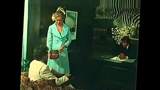 Vintage seksfilm uit 1972 met gepassioneerd vrijen en intense orgasmes.