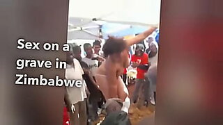 Orgie sauvage zimbabwéenne avec des actes pervers