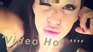 Video Kinjibi Kopi XXX yang panas dengan adegan erotis.