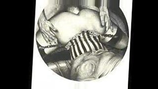 Vintage Japanse BDSM-kunst met erotische lesbische bondage en hardcore actie.