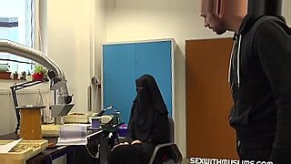 Een moslimmeisje uit Cotabato Maguindaon schittert in een hete video.