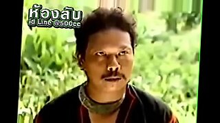 थाई सेक्स संबंध एक हॉट फुल-लेंथ फिल्म में खुलता है।