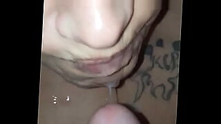 Sperm facial for a horny amateur girl
