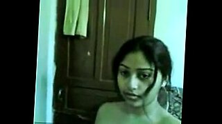 Pooja Bhalekar si concede un incontro sessuale bollente.