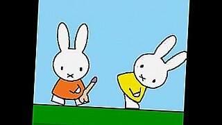 กระต่ายนมโต Miffy ยั่วยวนด้วยแถบที่เย้ายวนและการกระทําทางเพศ