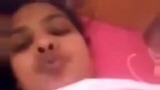 Curvy Sinhala aunty bares her big tits in a hot video call.