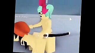 Roblox girl engages in steamy lesbian encounter