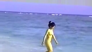 Một video softcore Nhật Bản cổ điển với những cảnh tình dục gợi cảm và thẩm mỹ vượt thời gian.