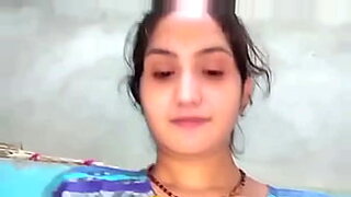 معلمة هندية تغوي طالبًا بسحر بنجابي وجنس ساخن.