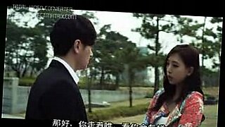 Um filme chinês quente se transforma em sexo apaixonado.