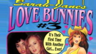 アジアの美女ラブ・バニーが、野生的なレズビアンのロンプ「Love Bunny's 3」に参加する。