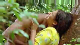 ¡Una pareja vieja de Sri Lanka se involucra en sexo apasionado!