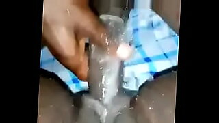 Água esguichando, orgasmo intenso em Kampala