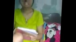 Thai beauty experiences big cock for the first time.