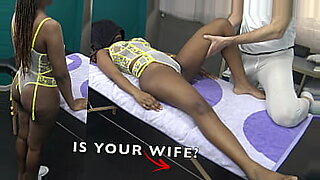 Un vrai massage africain avec des techniques sensuelles et une fin heureuse.