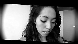 Buổi trình diễn quyến rũ của Juliette Piscina trên webcam