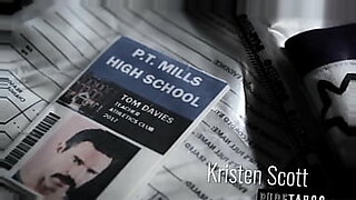 Η Kristen Scott επιδίδεται στις σεξουαλικές της επιθυμίες σε μια ταμπού ιστορία.